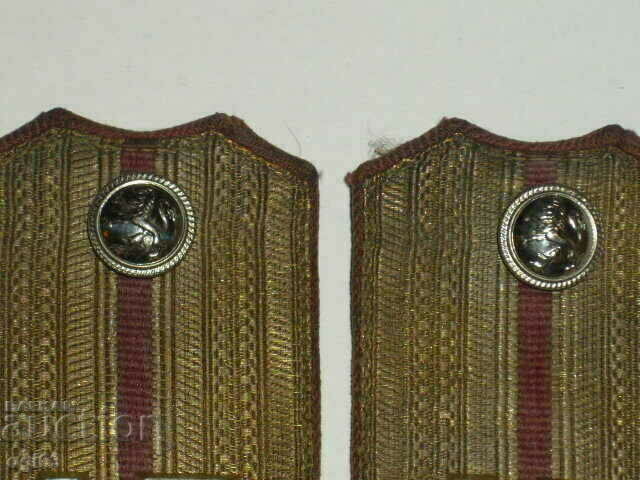 Royal epaulettes 75 with price 149.90 BGN | € 76.64