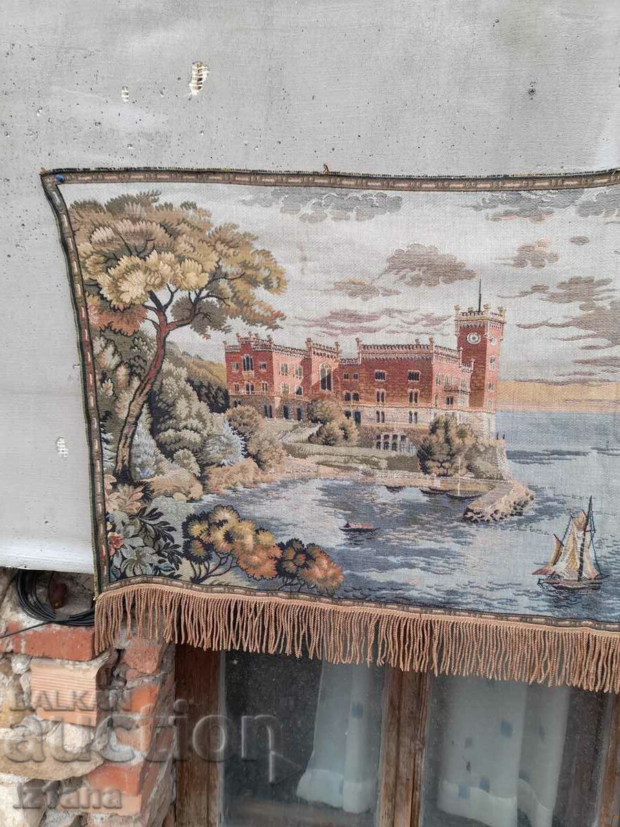 Auction  Antique carpet, wall covering