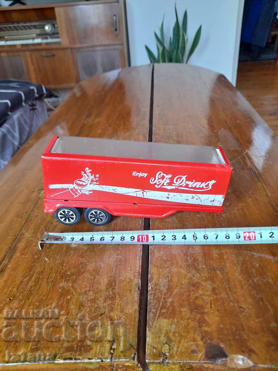 Παράδοση Παλιό ρυμουλκούμενο φορτηγού αναψυκτικών Παράδοση Παλιό ρυμουλκούμενο φορτηγού αναψυκτικών