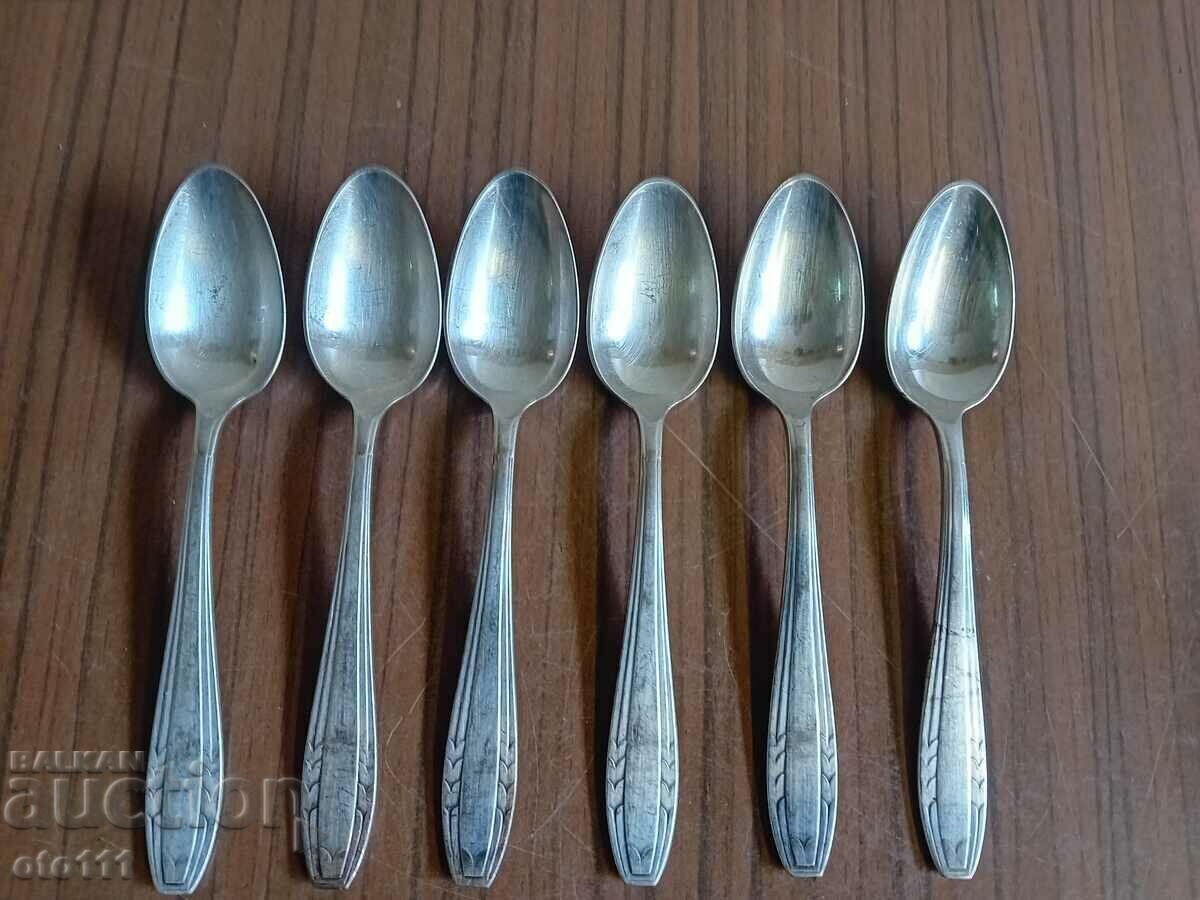 Auction  SET OF SILVER PLATED CUTLERY - 12 pieces