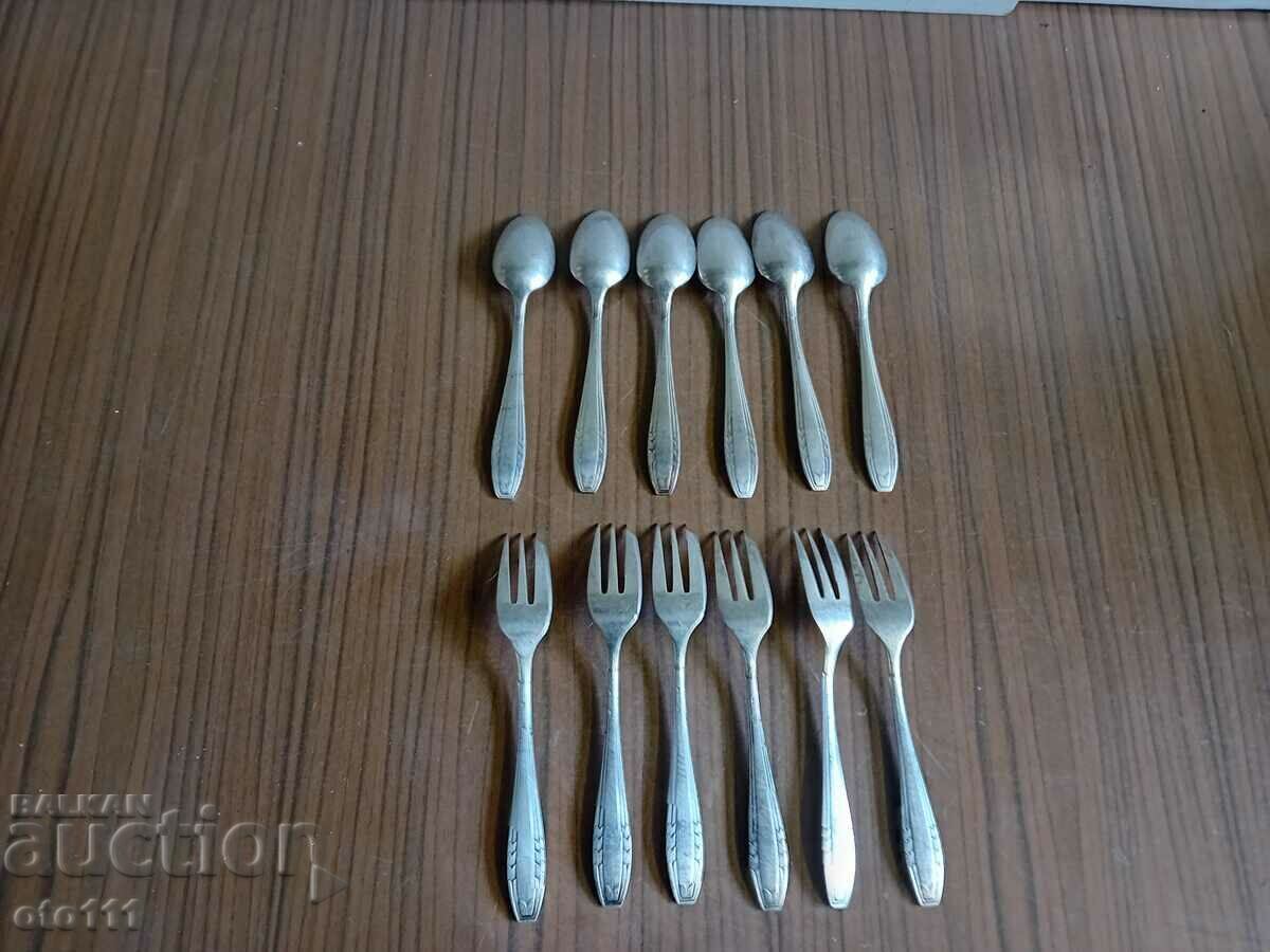 Delivery of SET OF SILVER PLATED CUTLERY - 12 pieces