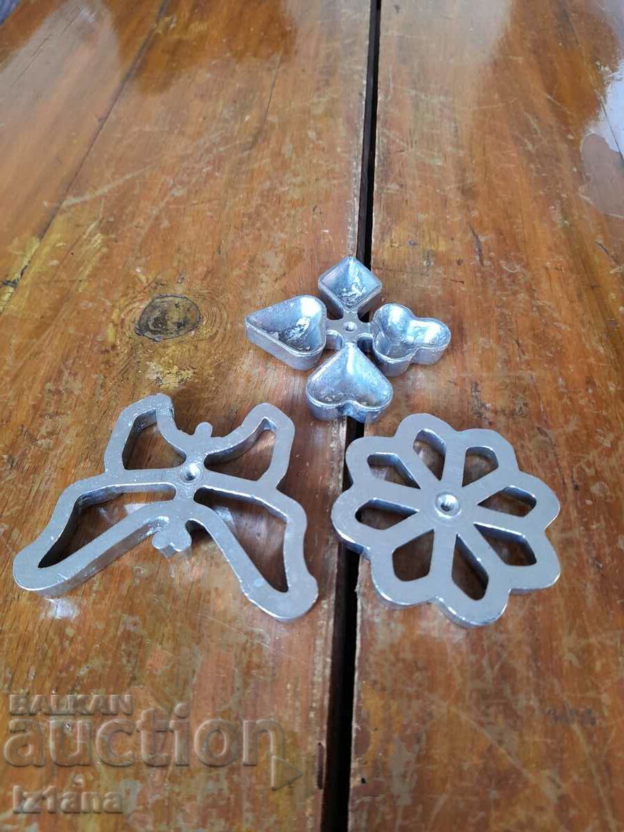 Παλιά καλούπια καραμέλας με τιμή 30.00 BGN | € 15.34 Παλιά καλούπια καραμέλας με τιμή 30.00 BGN | € 15.34