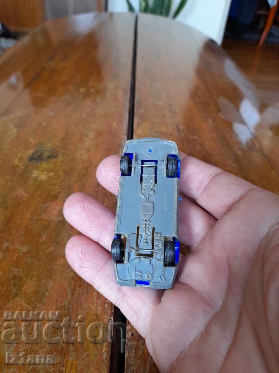 Mașină veche, cărucior - 6