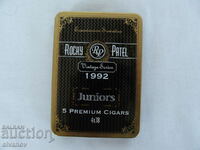 Ενδιαφέρον μεταλλικό κουτί με πούρα τσιγάρα ταμπακιέρα #2095