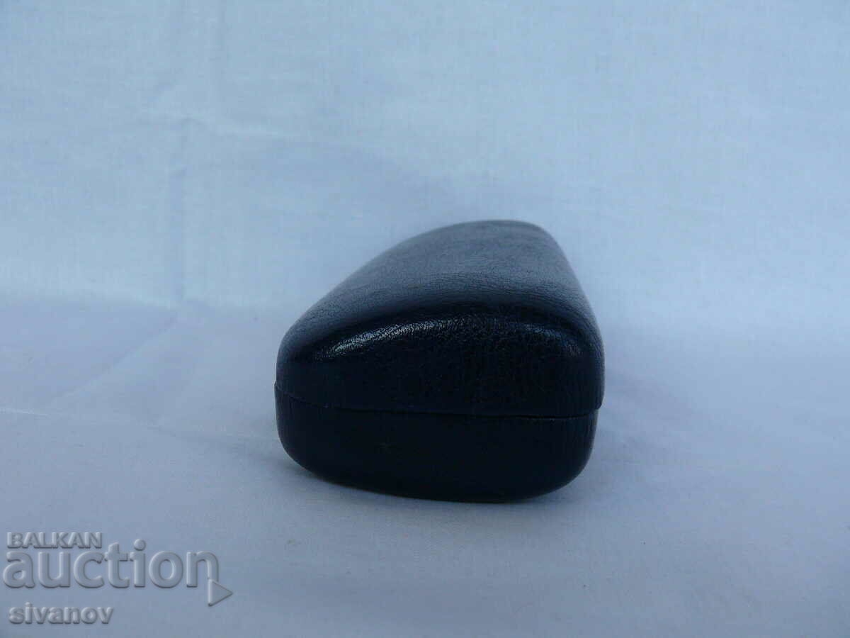 Interesting eyeglass case dark blue #2100 with price 9.99 BGN | € 5.11 Interesting eyeglass case dark blue #2100 with price 9.99 BGN | € 5.11