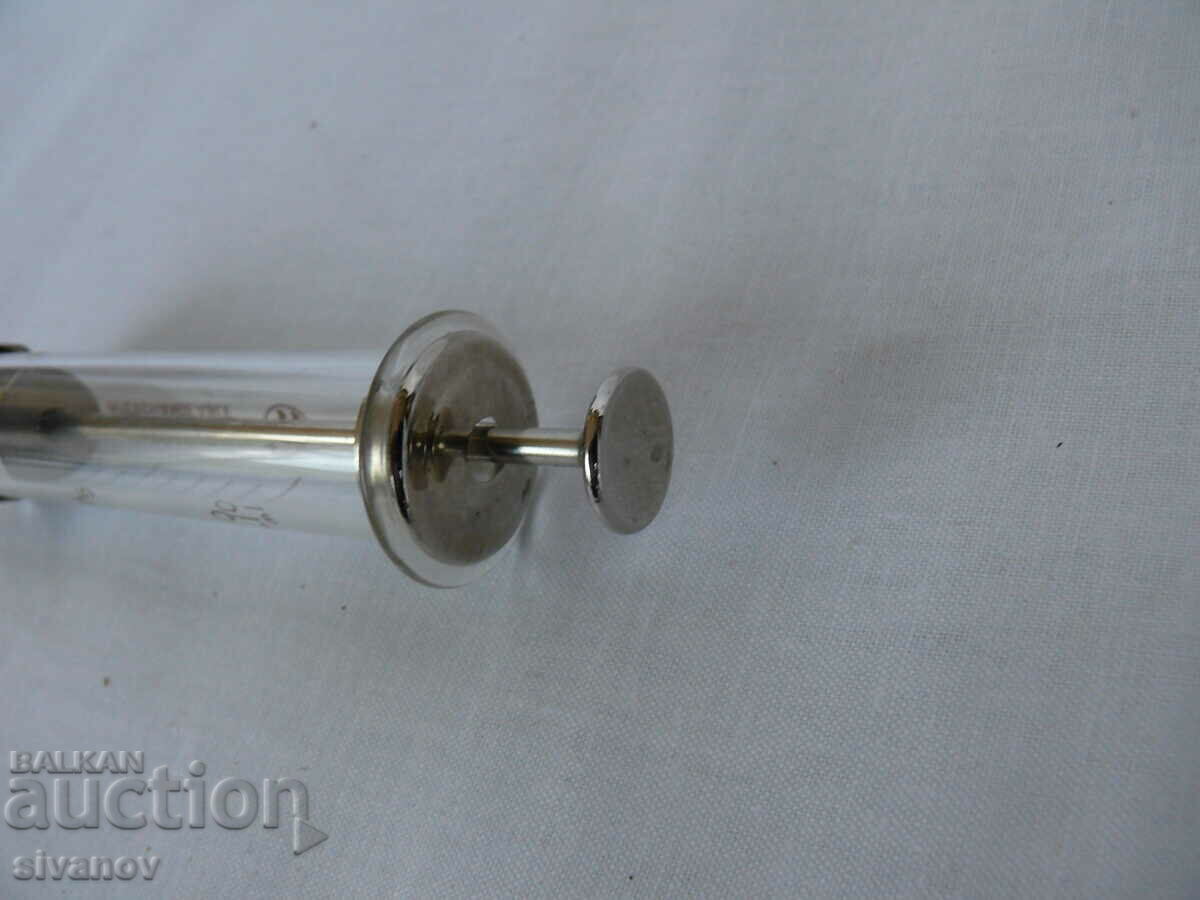 Licitație Interesantă veche seringă de sticlă CHIRANA #2110 Licitație Interesantă veche seringă de sticlă CHIRANA #2110