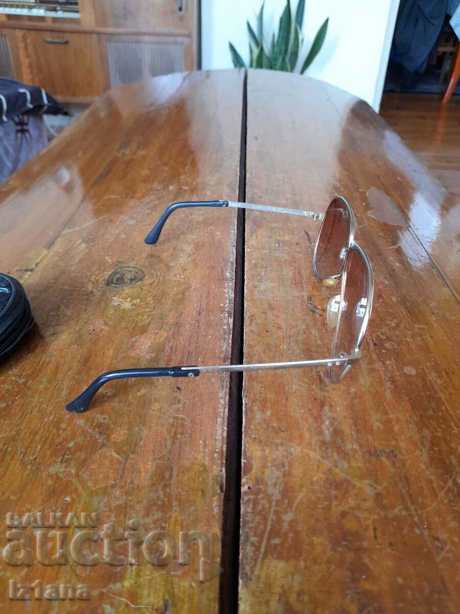 Livrarea Ochelari de soare vintage Ferrari Livrarea Ochelari de soare vintage Ferrari