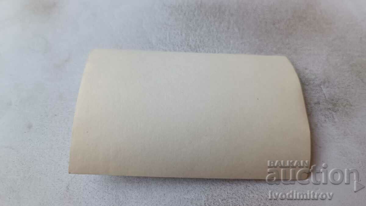 Φωτογραφία Άνδρας με μαγιό δίπλα στη θάλασσα με τιμή 2.45 BGN | € 1.25