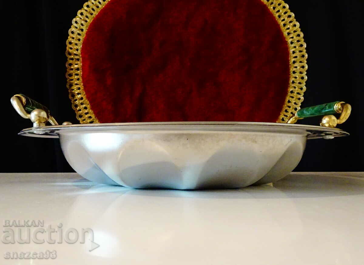Serving dish, fruit bowl with 24 carat gold. with price 25.00 BGN | € 12.78 Serving dish, fruit bowl with 24 carat gold. with price 25.00 BGN | € 12.78