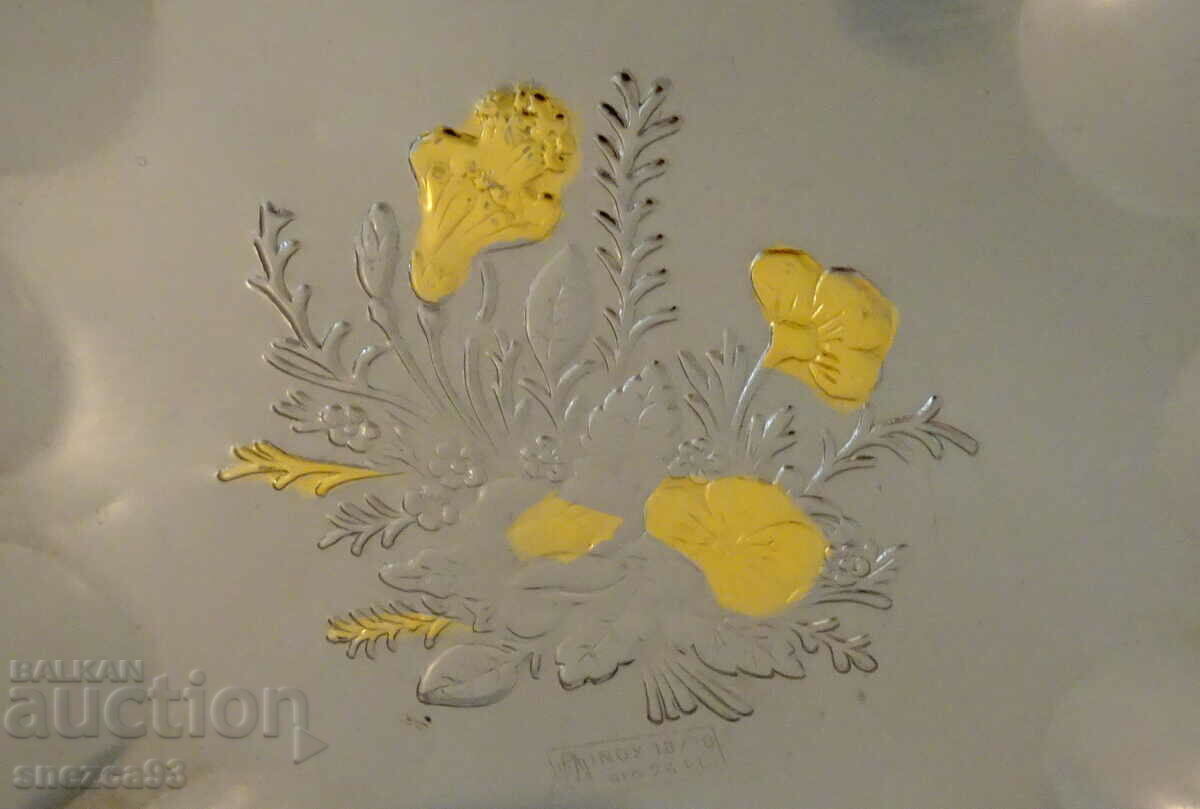 Delivery of Serving dish, fruit bowl with 24 carat gold. Delivery of Serving dish, fruit bowl with 24 carat gold.