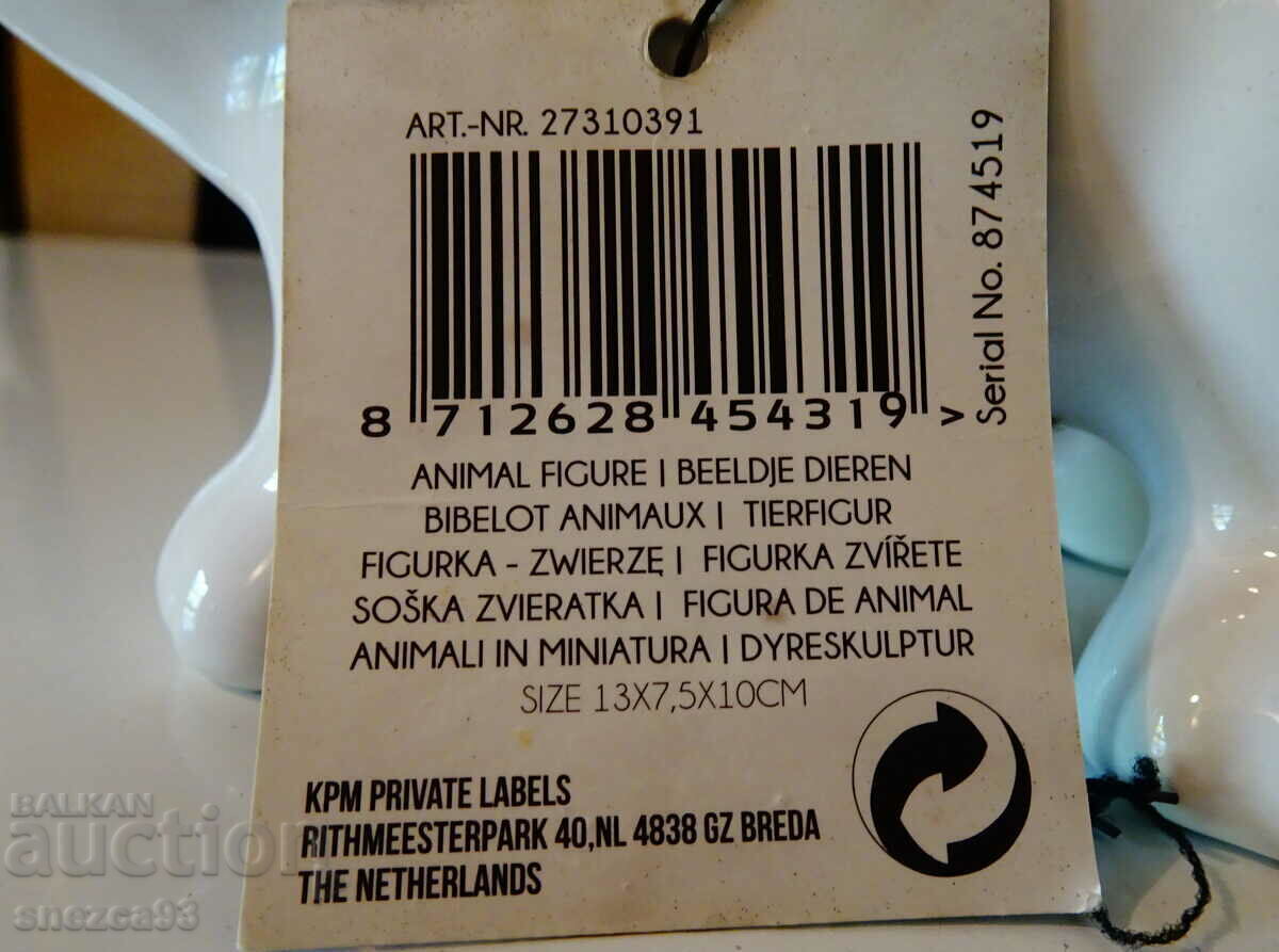 Auction Portselanova figura Kuche,KPM,zlato,etiket. Auction Portselanova figura Kuche,KPM,zlato,etiket.