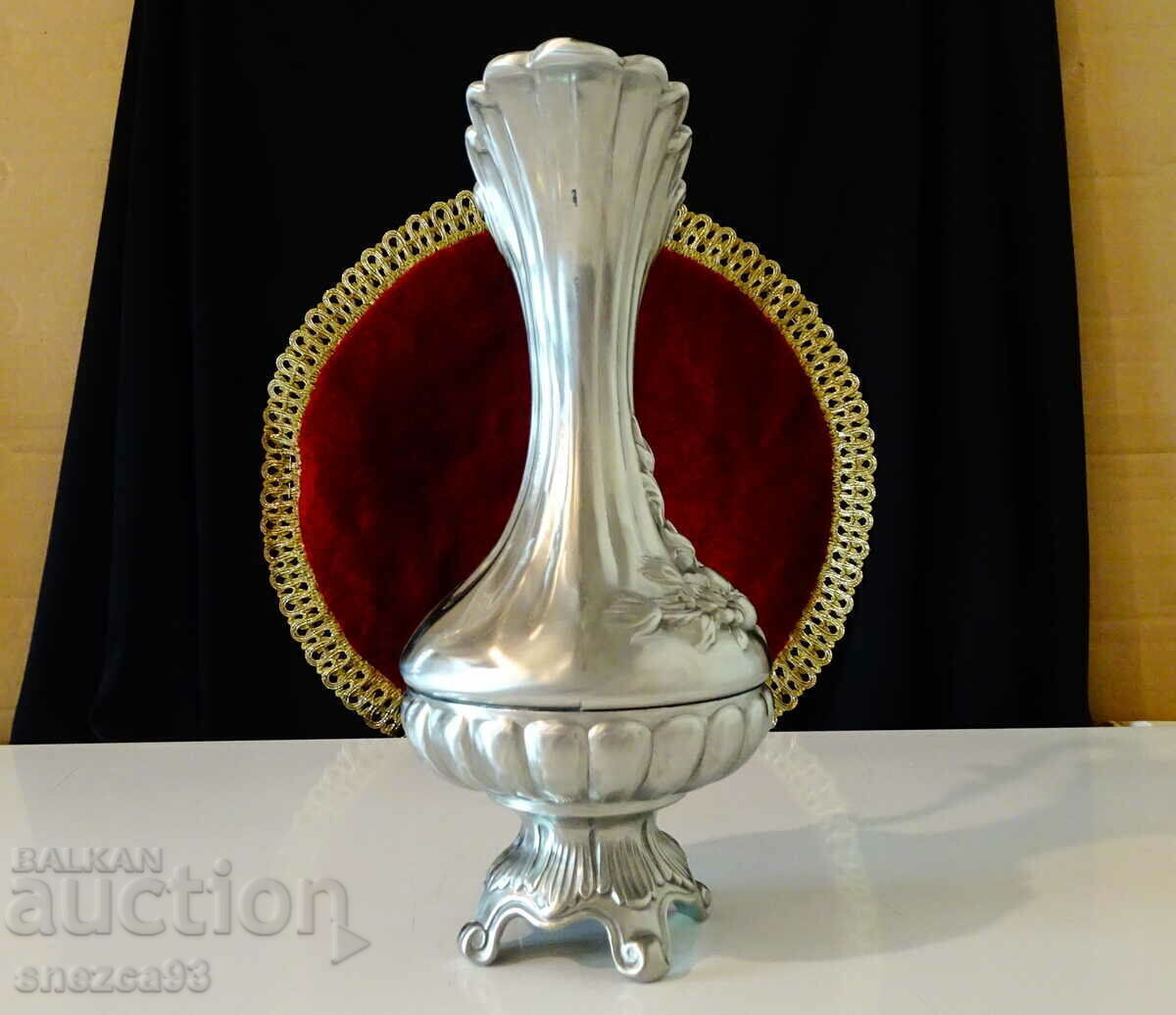 Baroque tin jug 750 g, marking. with price 189.00 BGN | € 96.63 Baroque tin jug 750 g, marking. with price 189.00 BGN | € 96.63