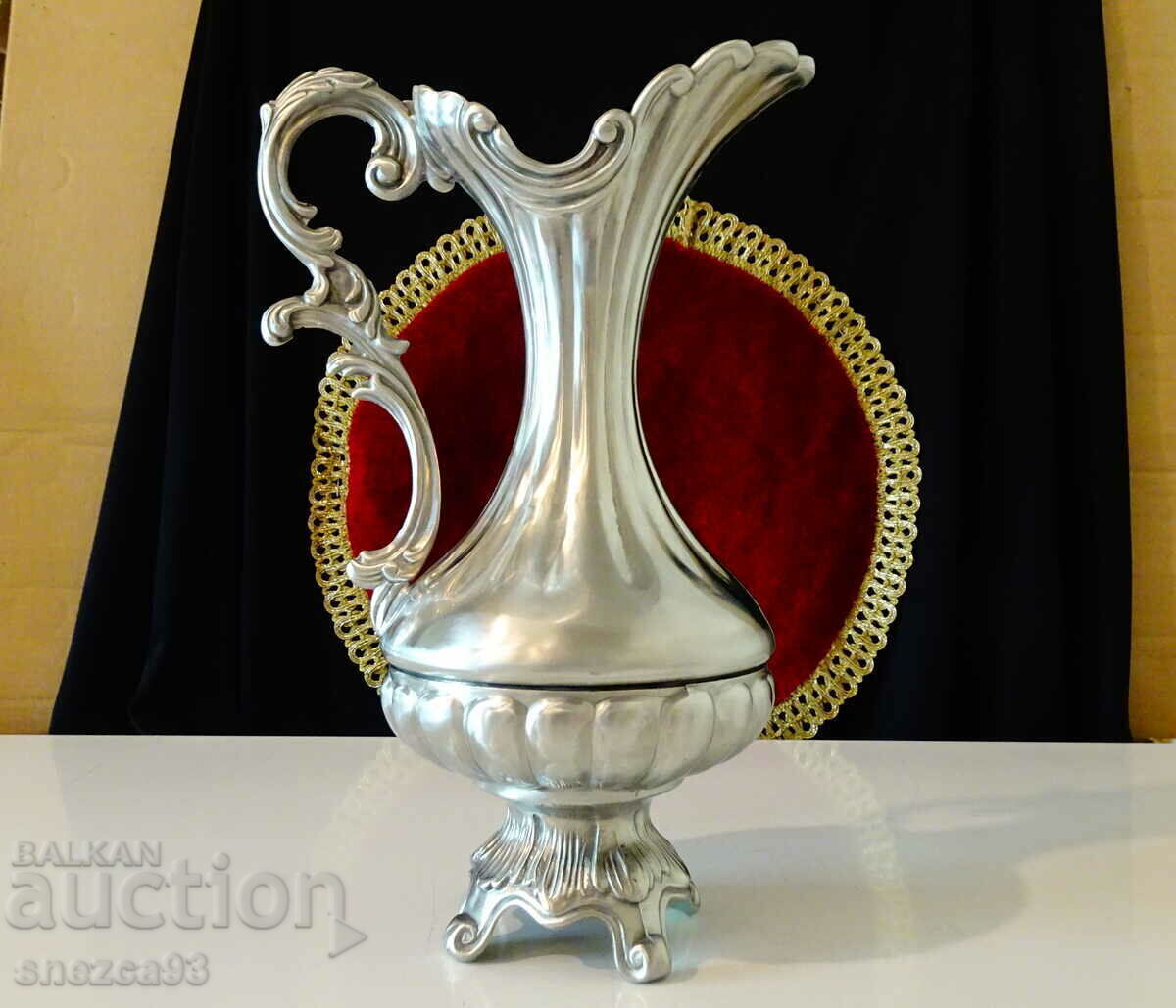 Delivery of Baroque tin jug 750 g, marking. Delivery of Baroque tin jug 750 g, marking.
