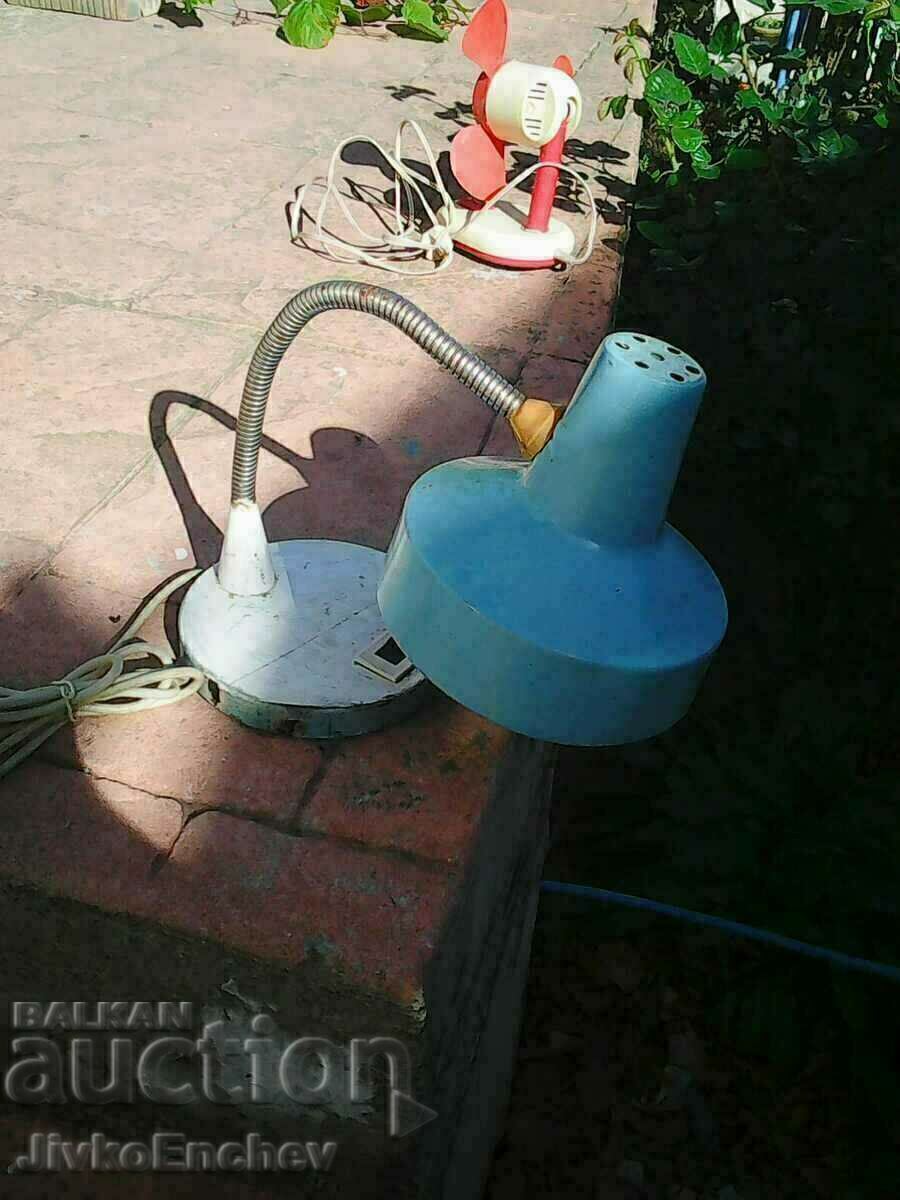 Стара настолна лампа с цена € 6.65 | 13.01 лв.