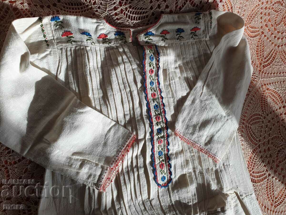 Автентична риза от Североизточна България с цена 130.00 лв. | € 66.47 Автентична риза от Североизточна България с цена 130.00 лв. | € 66.47