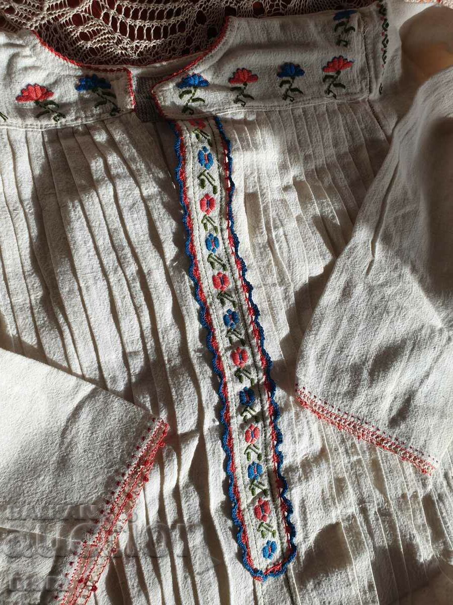 Аукцион Автентична риза от Североизточна България Аукцион Автентична риза от Североизточна България