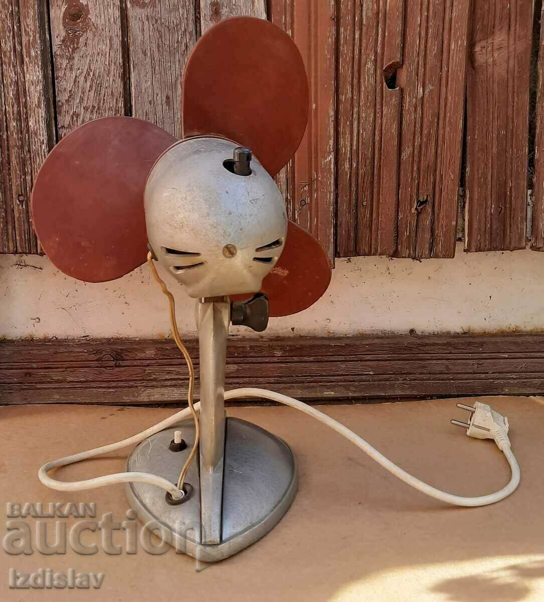 Delivery of Working vintage Soviet fan from 1968. Delivery of Working vintage Soviet fan from 1968.
