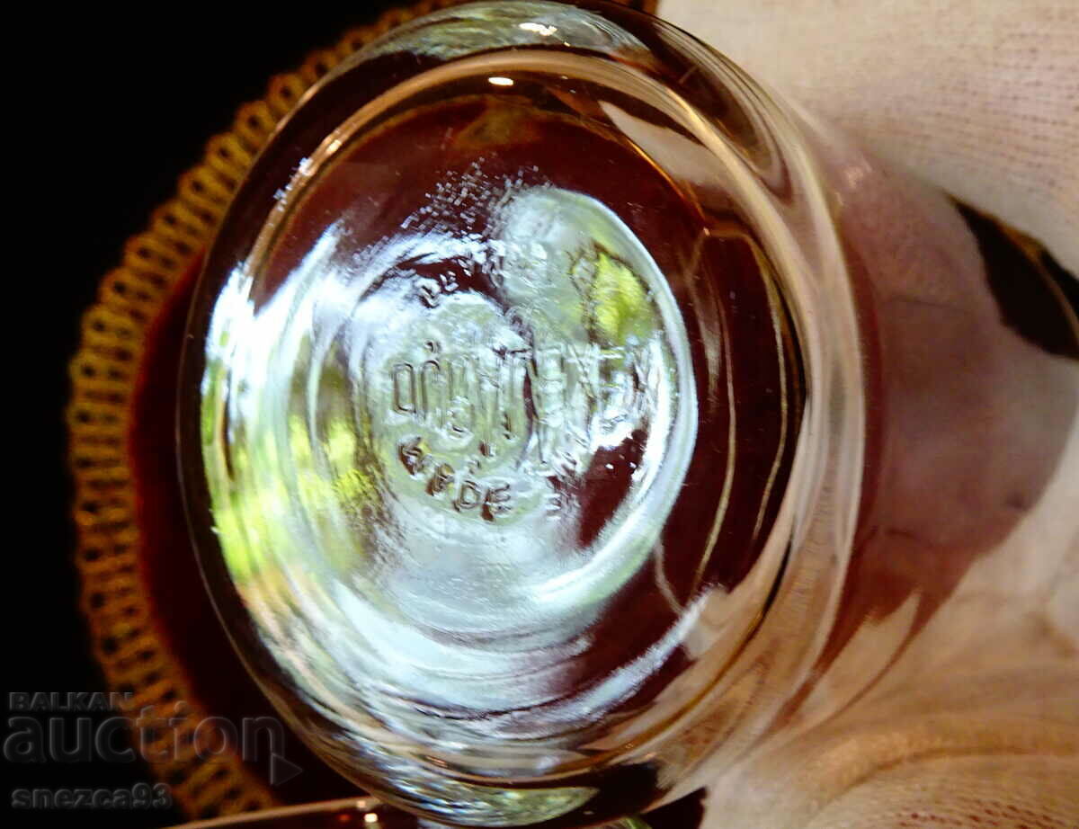 Δημοπρασία Μπρούτζινες κούπες με θερμογυάλινο κύπελλο. Δημοπρασία Μπρούτζινες κούπες με θερμογυάλινο κύπελλο.