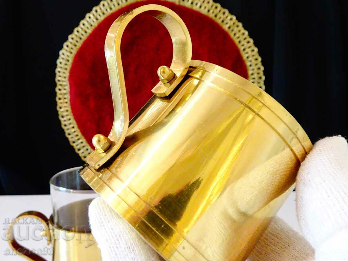 Μπρούτζινες κούπες με θερμογυάλινο κύπελλο. - 5 Μπρούτζινες κούπες με θερμογυάλινο κύπελλο. - 5