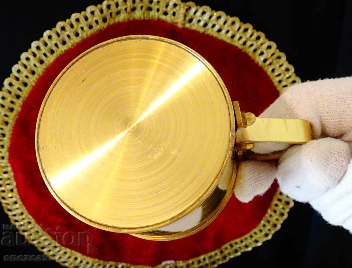 Μπρούτζινες κούπες με θερμογυάλινο κύπελλο. - 7 Μπρούτζινες κούπες με θερμογυάλινο κύπελλο. - 7