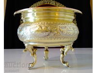 Bronze vessel, fruit bowl, made by Essabar Hamid