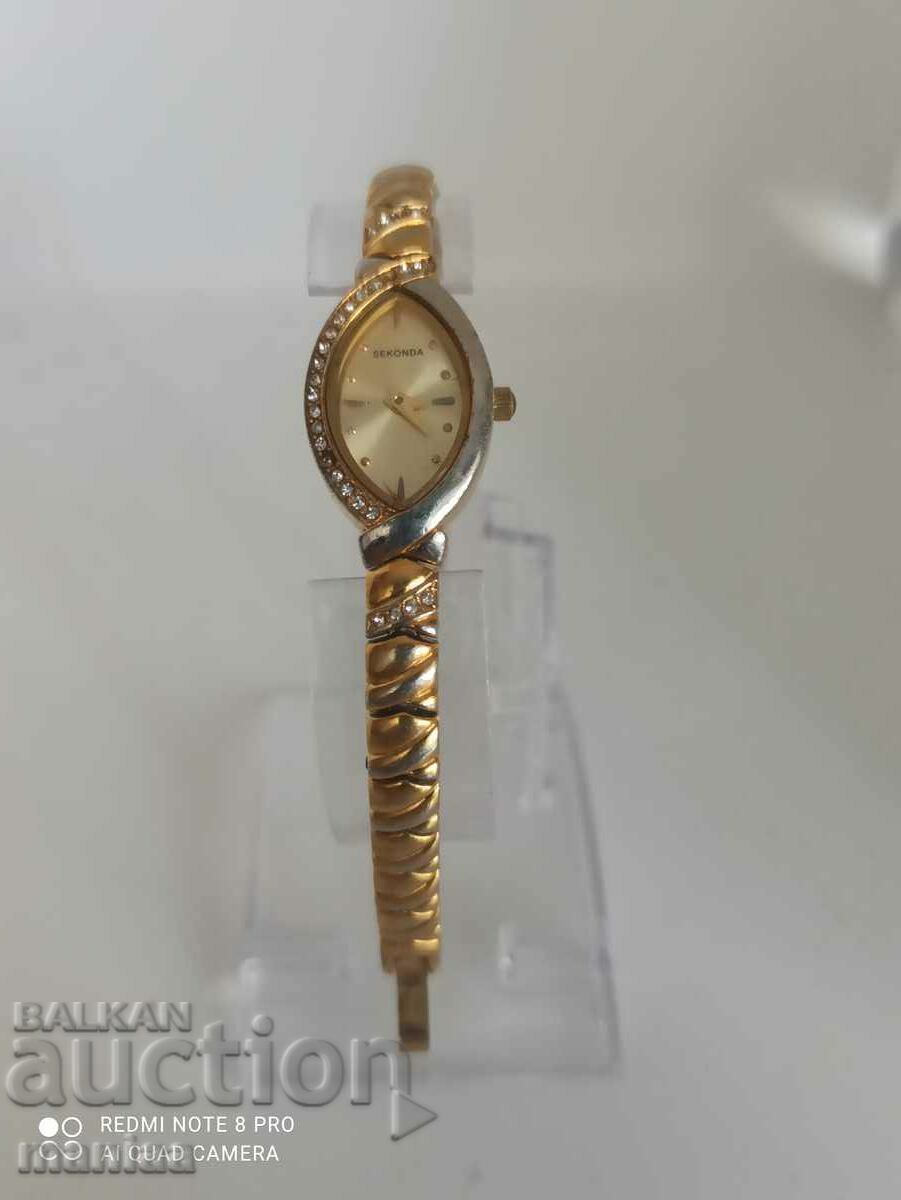 Красив Дамски позлатен часовник Sekonda