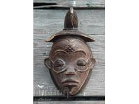Αφρικανική μάσκα "Okuyi", της φυλής Punu, Γκαμπόν 1900