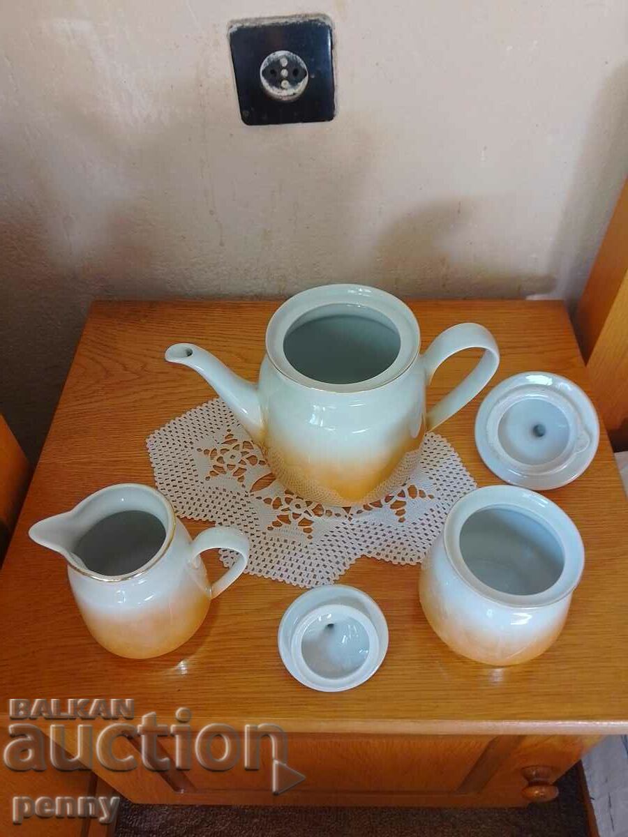 Delivery of Bulgarian porcelain of "Kitka" Delivery of Bulgarian porcelain of "Kitka"