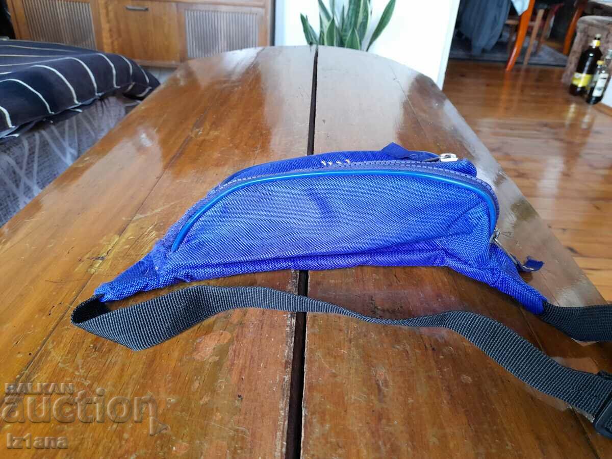 Auction Vintage Camel waist bag Auction Vintage Camel waist bag