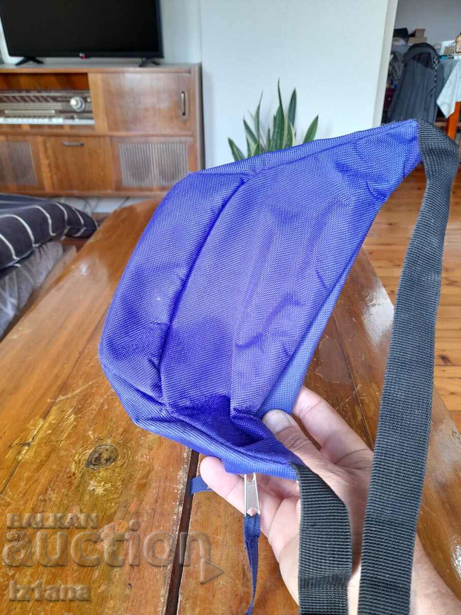 Delivery of Vintage Camel waist bag Delivery of Vintage Camel waist bag