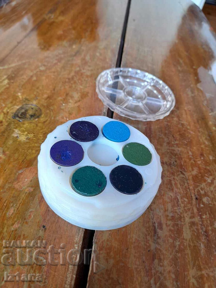 Old watercolors, crayons with price 20.00 BGN | € 10.23 Old watercolors, crayons with price 20.00 BGN | € 10.23