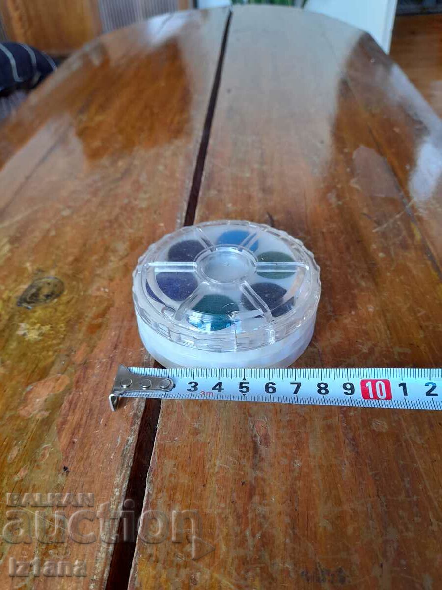 Delivery of Old watercolors, crayons Delivery of Old watercolors, crayons