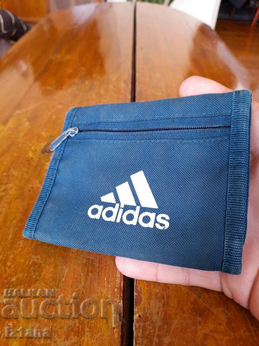 Old purse Adidas,Juventus with price 20.00 BGN | € 10.23 Old purse Adidas,Juventus with price 20.00 BGN | € 10.23