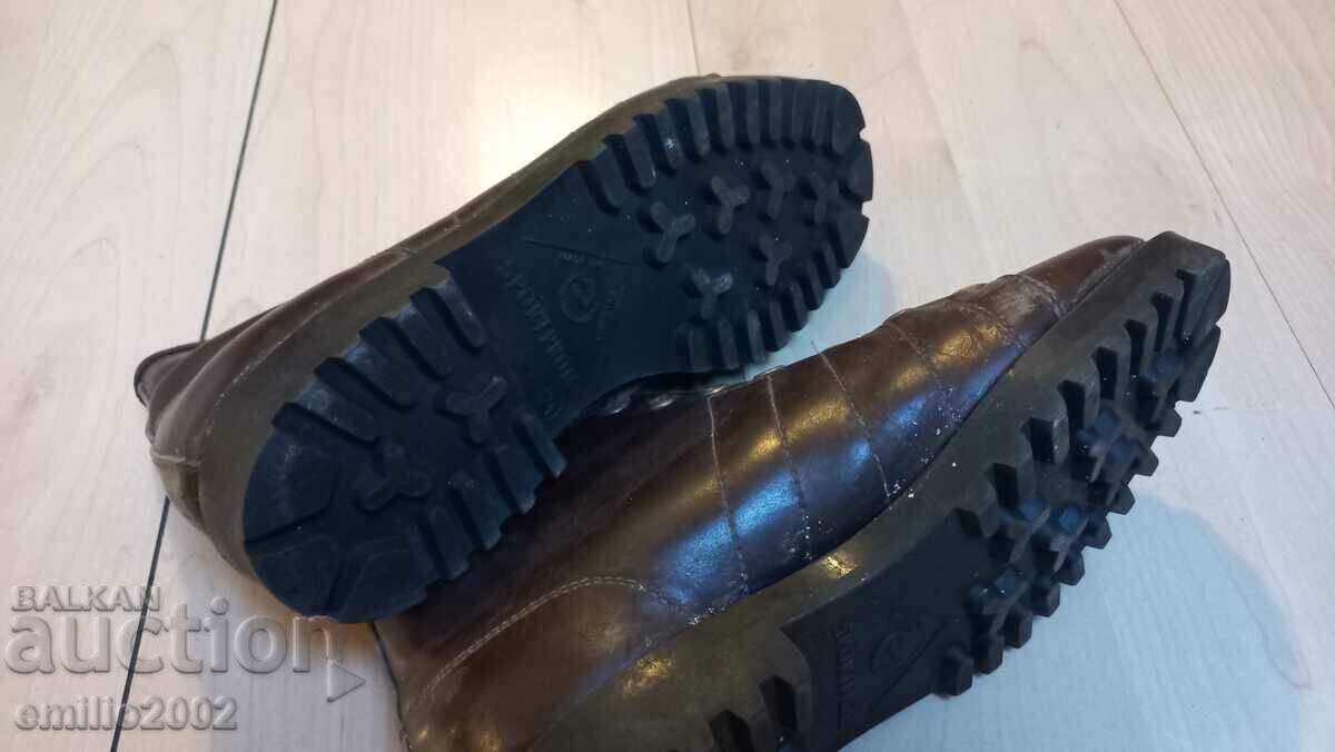 Auction Retro hiking shoes Pioneer 38 number Auction Retro hiking shoes Pioneer 38 number