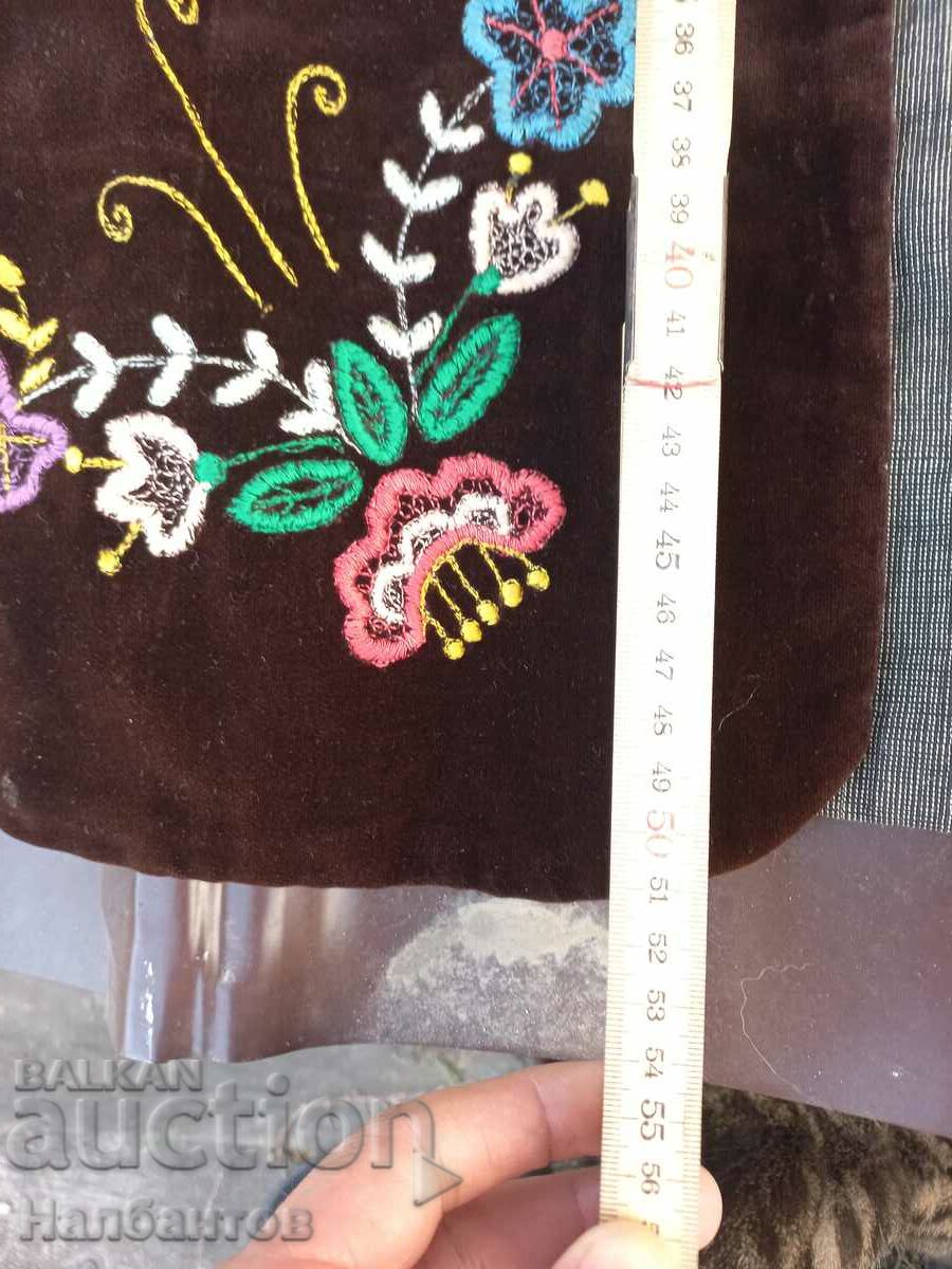 OLD WOMEN'S VELVET VEST COSTUME with price 150.00 BGN | € 76.69 OLD WOMEN'S VELVET VEST COSTUME with price 150.00 BGN | € 76.69