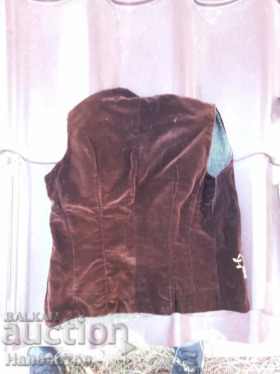 Delivery of OLD WOMEN'S VELVET VEST COSTUME Delivery of OLD WOMEN'S VELVET VEST COSTUME