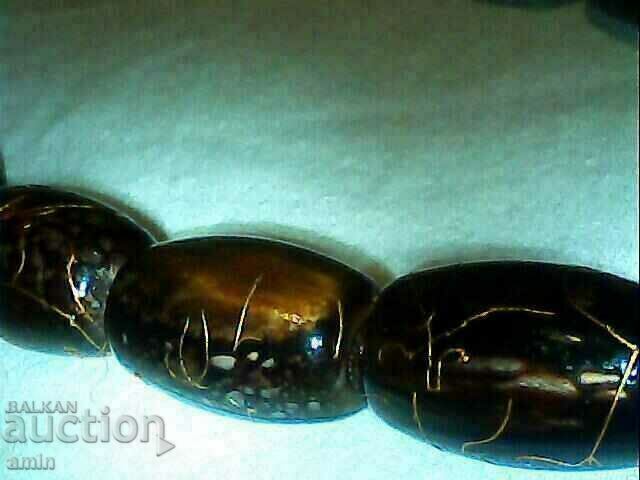 Δημοπρασία ένα όμορφο κολιέ από φυσικές πέτρες θιβετιανού τύπου Δημοπρασία ένα όμορφο κολιέ από φυσικές πέτρες θιβετιανού τύπου