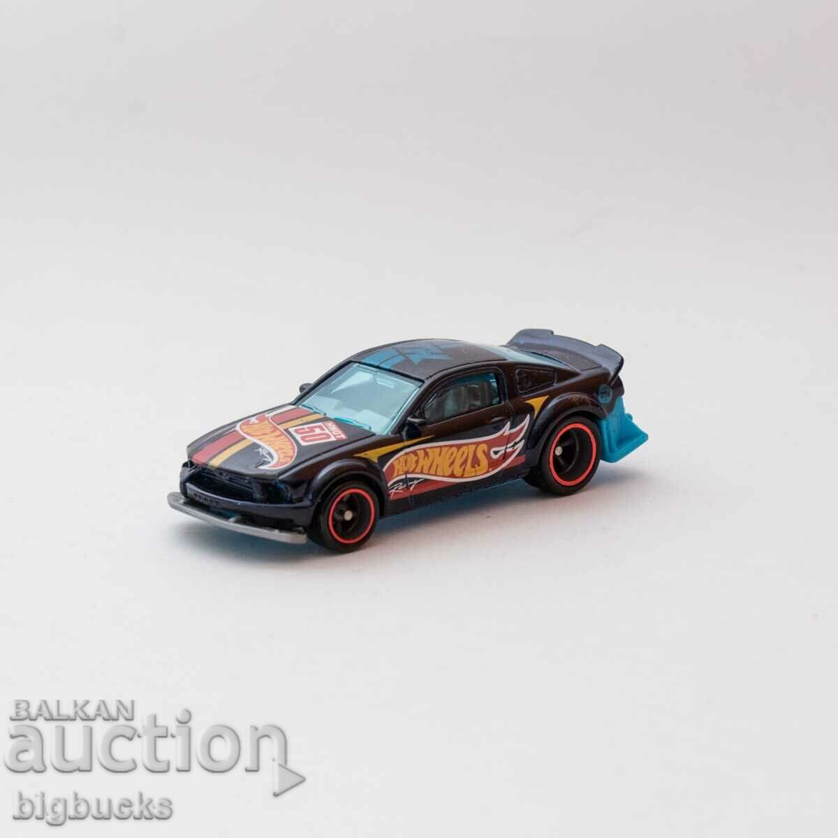 Hot Wheels 2005 Ford Mustang Diecast 1:64