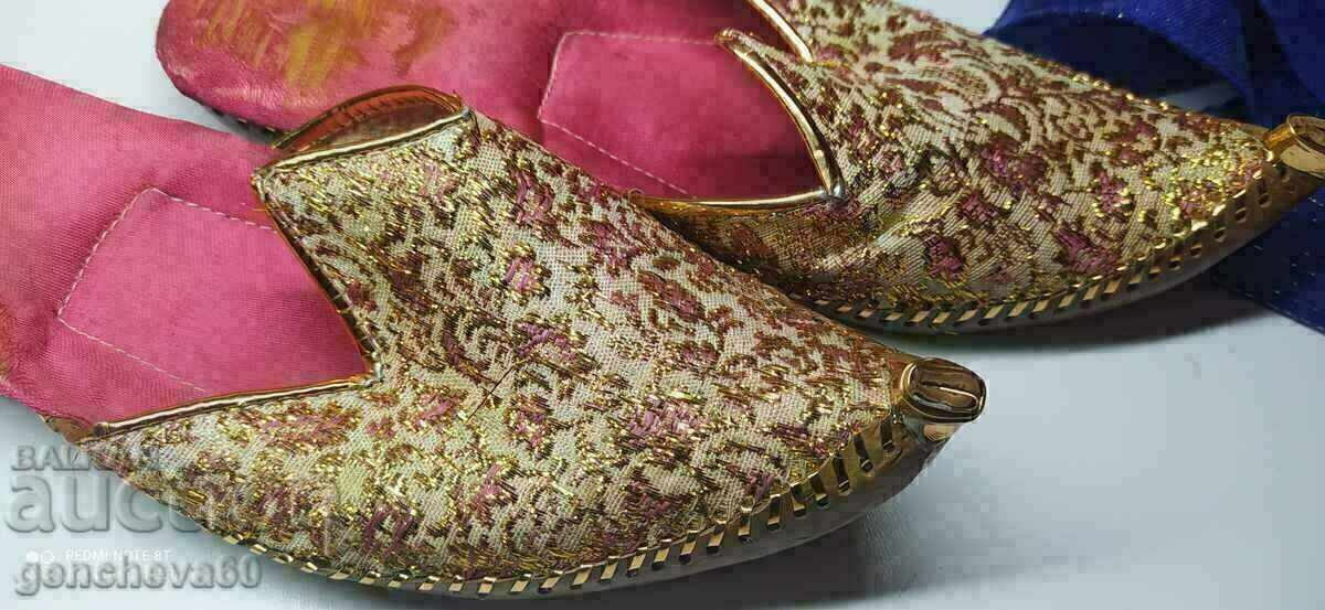 Retro slippers and headscarf for traditional costume - 7