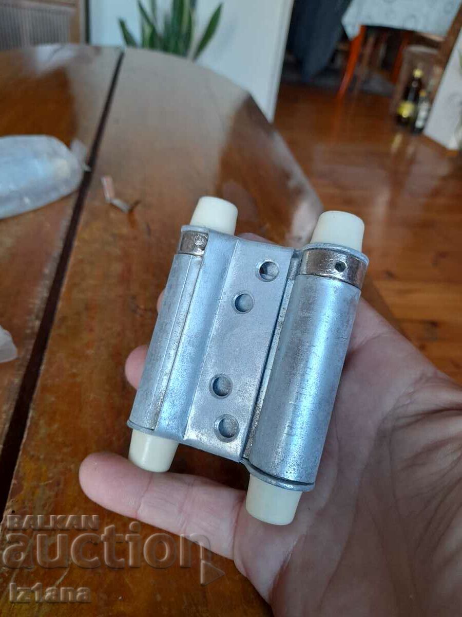 Auction Old hinges Auction Old hinges