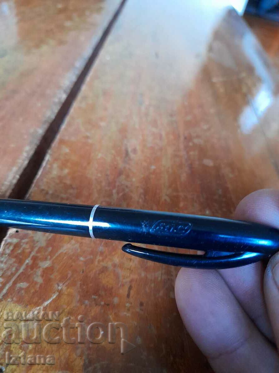 Delivery of Old pen, ballpoint pen, Bic ballpoint pen Delivery of Old pen, ballpoint pen, Bic ballpoint pen