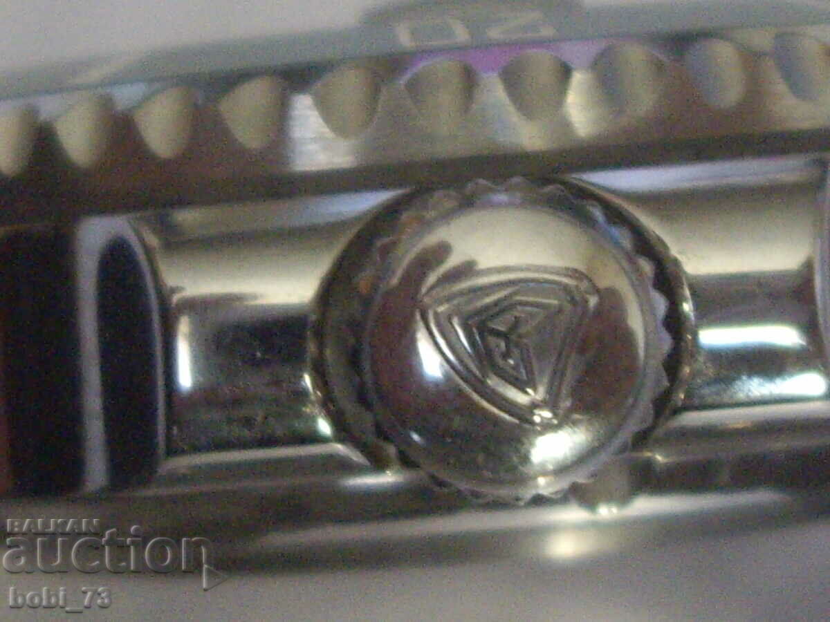 Аукцион Ръчен самонавиващ се часовник. Аукцион Ръчен самонавиващ се часовник.