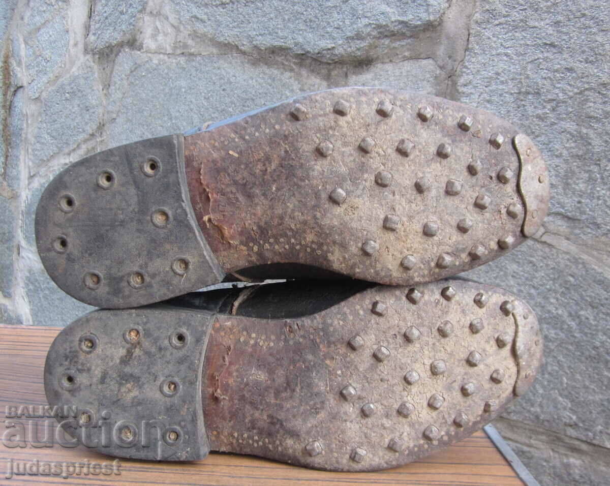 παλιά βουλγαρικά στρατιωτικά δερμάτινα παπούτσια με λουράκια