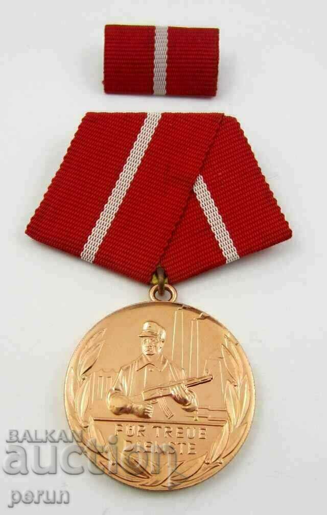 DDR-GDR-ΣΤΡΑΤΙΩΤΙΚΟ ΜΕΤΑΛΛΙΟ-ΒΡΑΒΕΥΣΗ-ΓΙΑ ΠΙΣΤΗ ΥΠΗΡΕΣΙΑ με τιμή 24.00 BGN | € 12.27