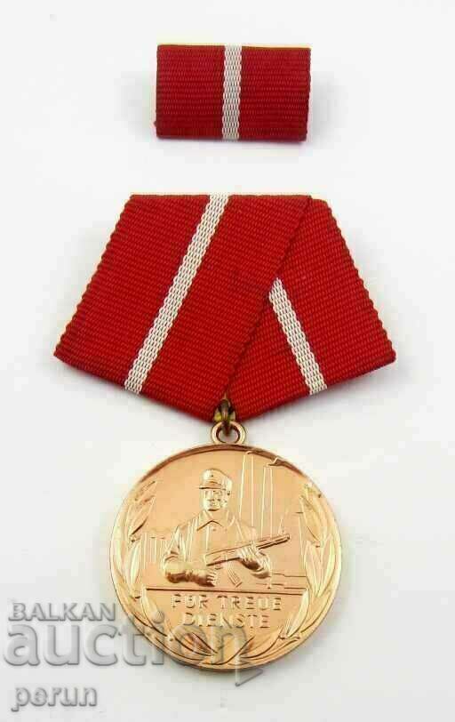 Δημοπρασία DDR-GDR-ΣΤΡΑΤΙΩΤΙΚΟ ΜΕΤΑΛΛΙΟ-ΒΡΑΒΕΥΣΗ-ΓΙΑ ΠΙΣΤΗ ΥΠΗΡΕΣΙΑ