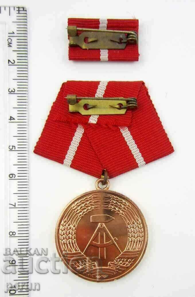 DDR-GDR-ΣΤΡΑΤΙΩΤΙΚΟ ΜΕΤΑΛΛΙΟ-ΒΡΑΒΕΥΣΗ-ΓΙΑ ΠΙΣΤΗ ΥΠΗΡΕΣΙΑ - 5
