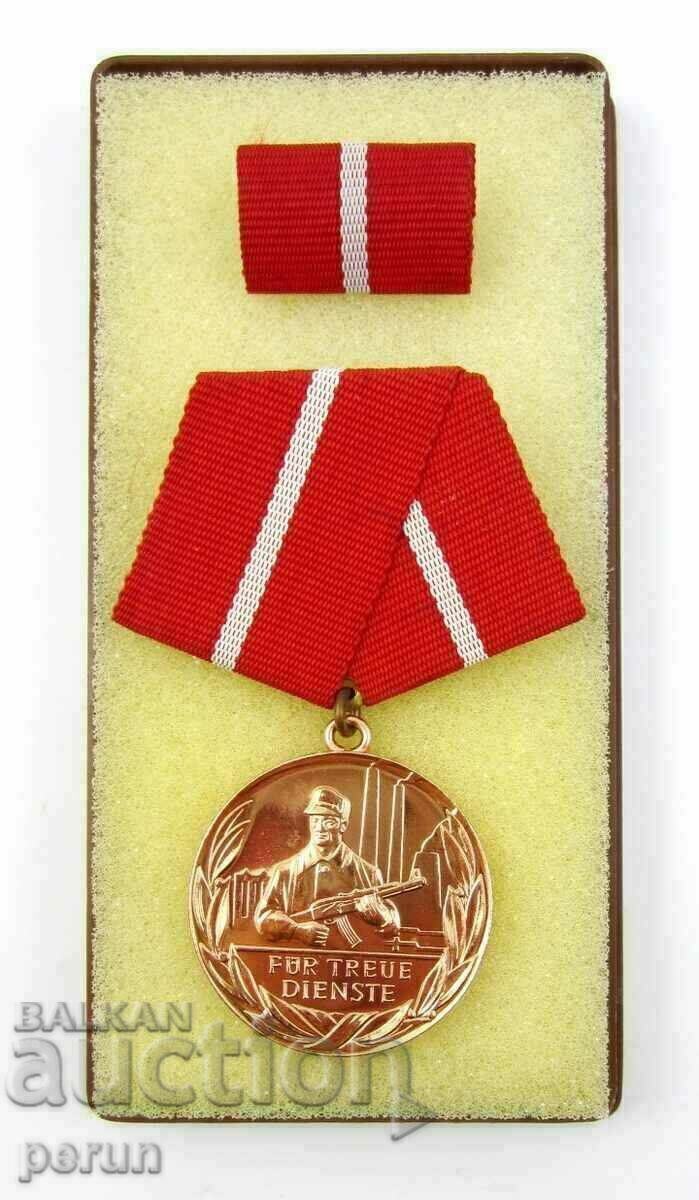 DDR-GDR-ΣΤΡΑΤΙΩΤΙΚΟ ΜΕΤΑΛΛΙΟ-ΒΡΑΒΕΥΣΗ-ΓΙΑ ΠΙΣΤΗ ΥΠΗΡΕΣΙΑ DDR-GDR-ΣΤΡΑΤΙΩΤΙΚΟ ΜΕΤΑΛΛΙΟ-ΒΡΑΒΕΥΣΗ-ΓΙΑ ΠΙΣΤΗ ΥΠΗΡΕΣΙΑ