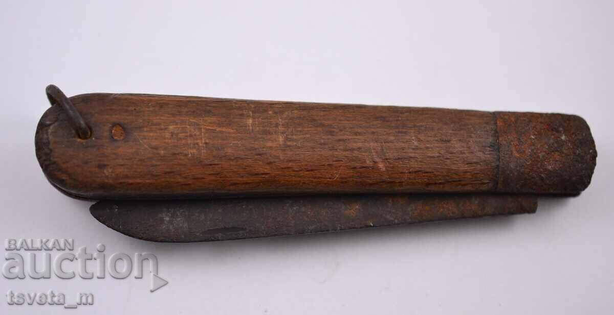 Старинно джобно ножче с дървена дръжка