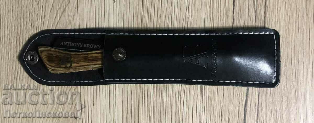 Бръснач Anthony Brown с цена € 15.00 | 29.34 лв.