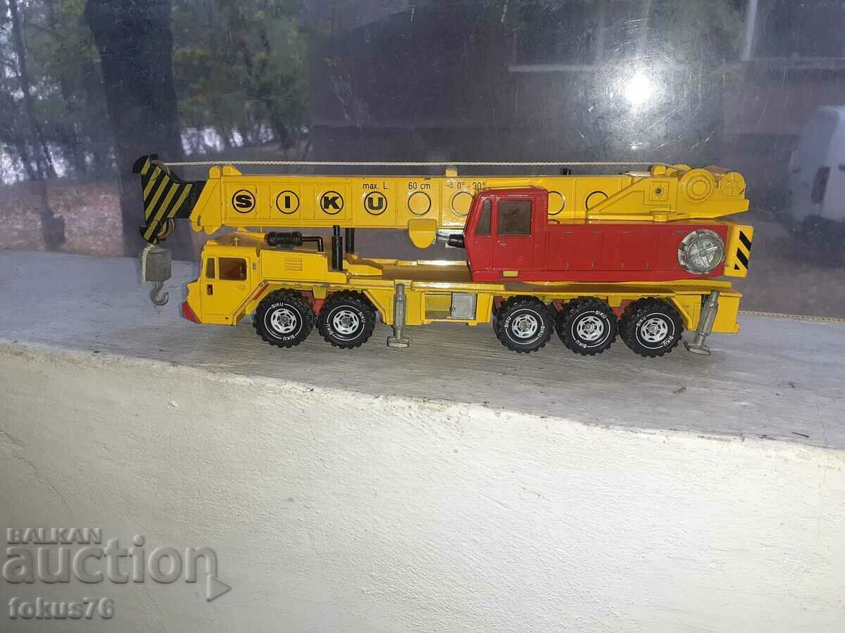 Siku 4010 crane toy metal trolley Germany with price 90.00 BGN | € 46.02